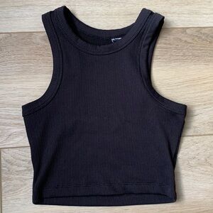 Ribbed black crop tank top